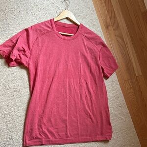 Lululemon men’s running shirt